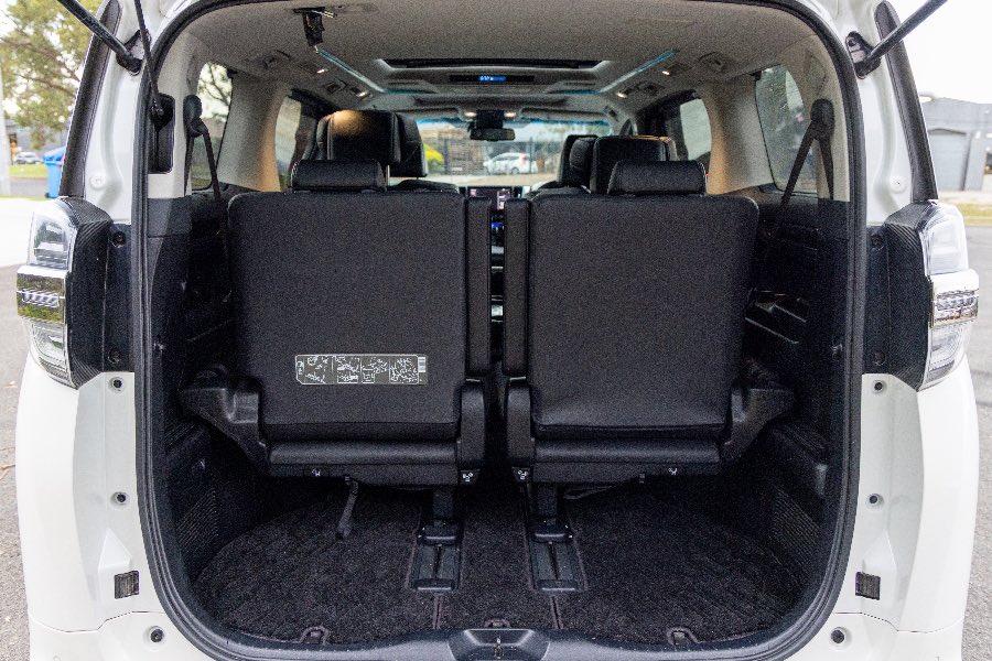 2021 TOYOTA VELLFIRE ZR detail view 10 photo on CarNest