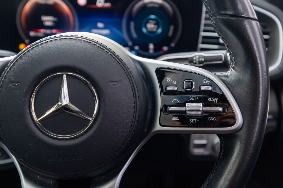 2021 MERCEDES BENZ GLE400D detail view 17 photo on CarNest