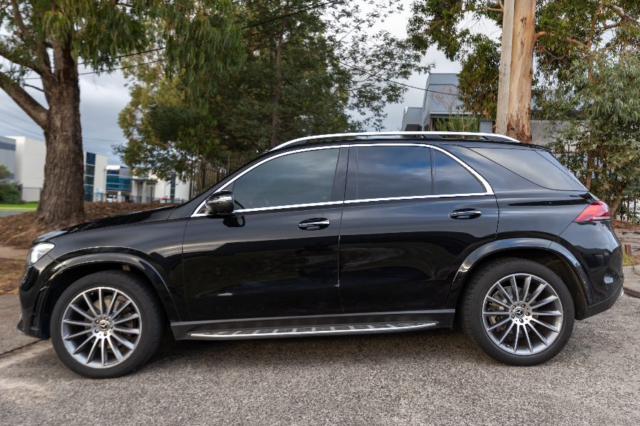 2021 MERCEDES BENZ GLE400D side profile photo on CarNest