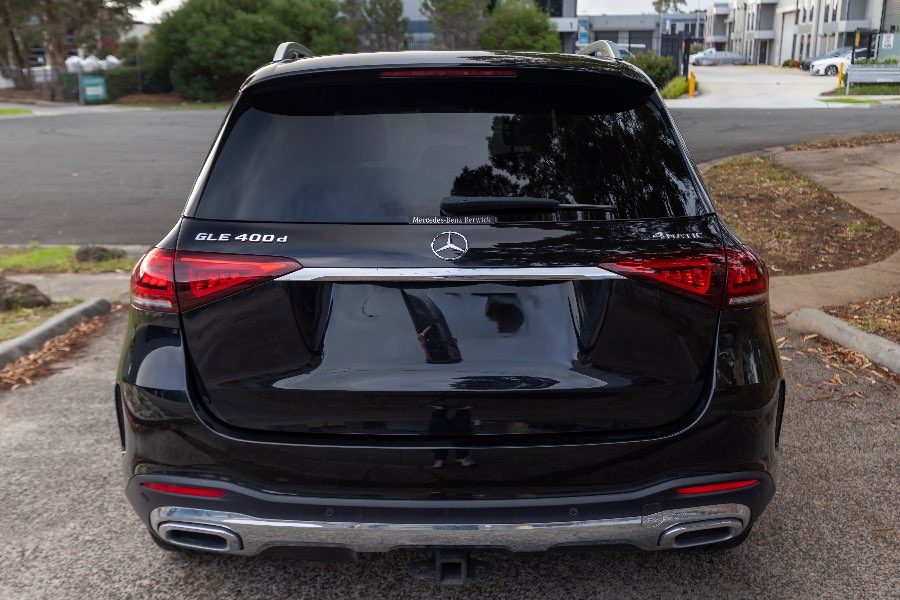 2021 MERCEDES BENZ GLE400D cabin detail photo on CarNest