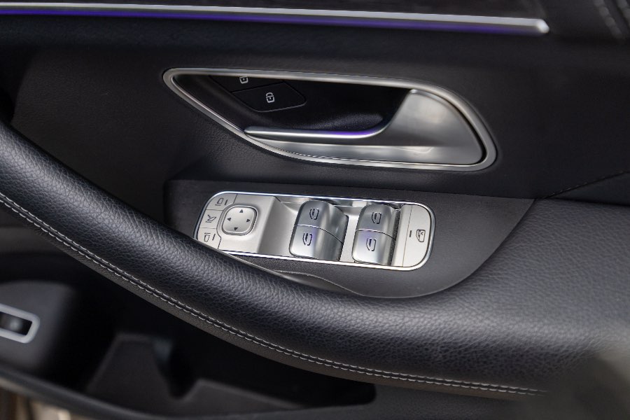 2021 MERCEDES BENZ GLE400D detail view 10 photo on CarNest