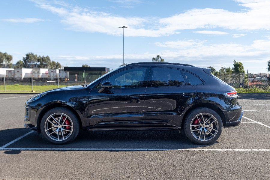 2022 PORSCHE MACAN S detail view 17 photo on CarNest
