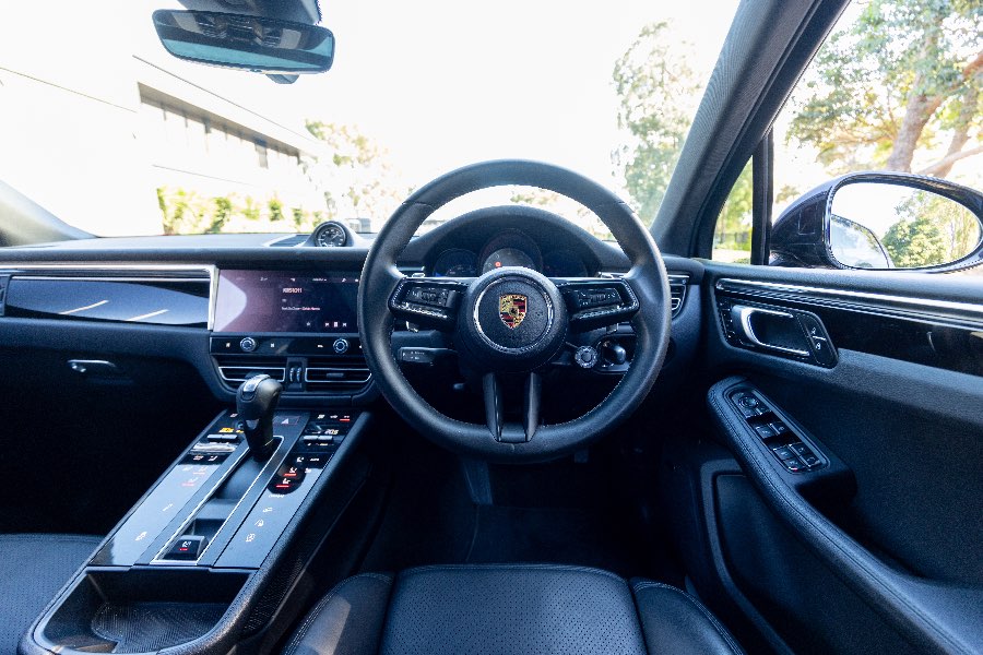 2022 PORSCHE MACAN S additional detail photo on CarNest