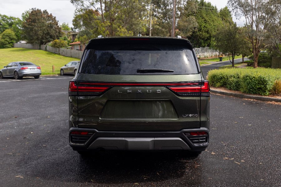 2024 LEXUS LX600 SPORTS LUXURY side profile photo on CarNest
