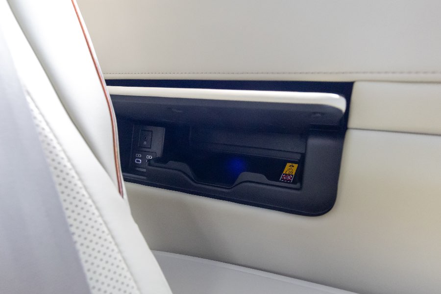 2024 LEXUS LM500H ULTRA LUXURY detail view 16 photo on CarNest