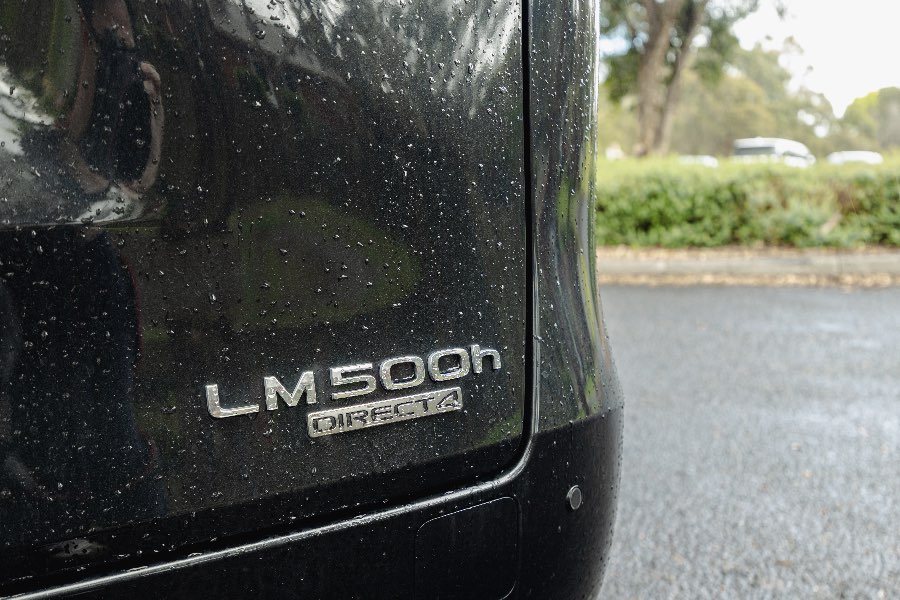 2024 LEXUS LM500H ULTRA LUXURY detail view 20 photo on CarNest