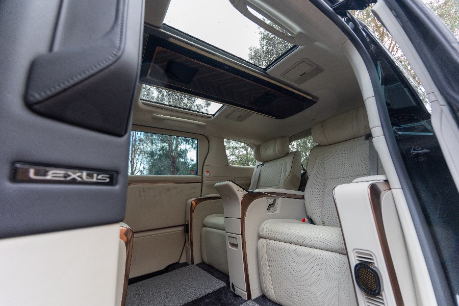 2024 LEXUS LM500H ULTRA LUXURY cabin detail photo on CarNest