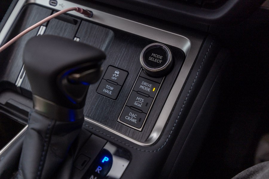 2026 LEXUS GX550 OVERTRAIL detail view 10 photo on CarNest