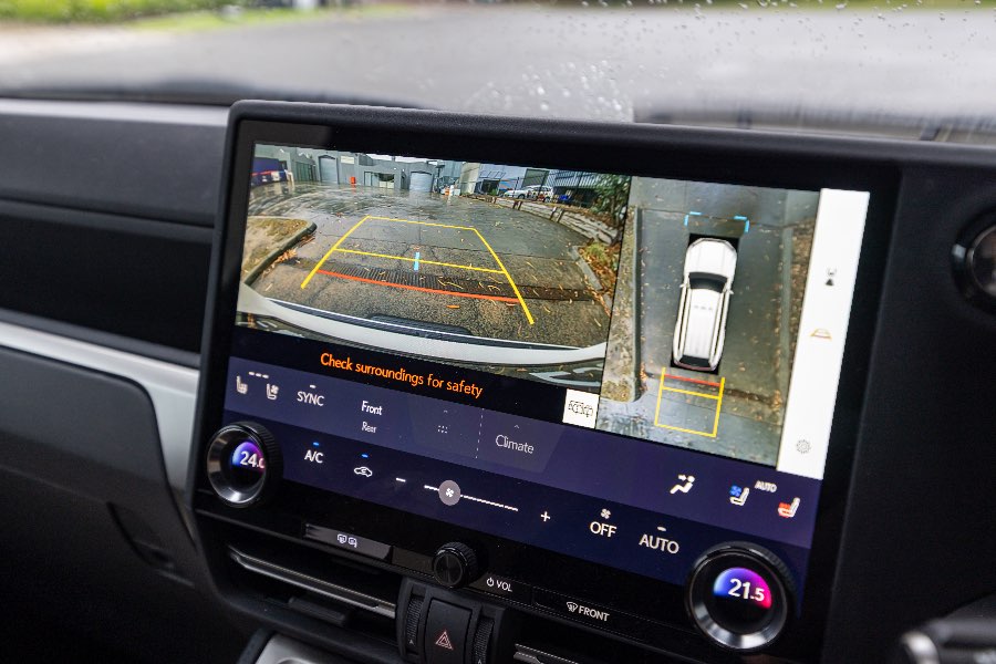 2026 LEXUS GX550 OVERTRAIL detail view 9 photo on CarNest