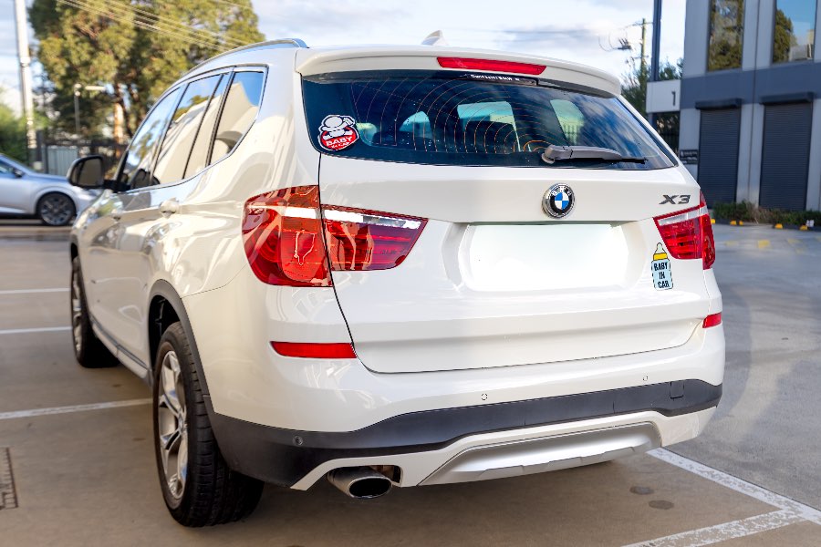 2017 BMW X3 XDRIVE20I cabin detail photo on CarNest