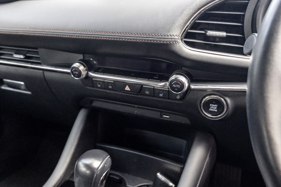 2019 MAZDA 3 G25 GT detail view 14 photo on CarNest