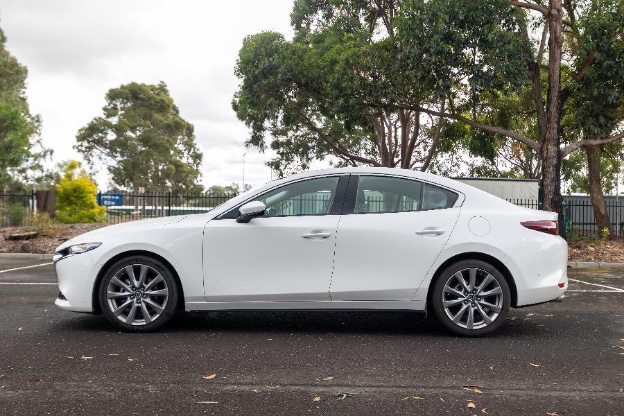 2019 MAZDA 3 G25 GT side profile photo on CarNest