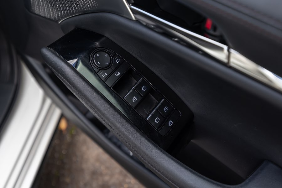 2019 MAZDA 3 G25 GT cabin detail photo on CarNest