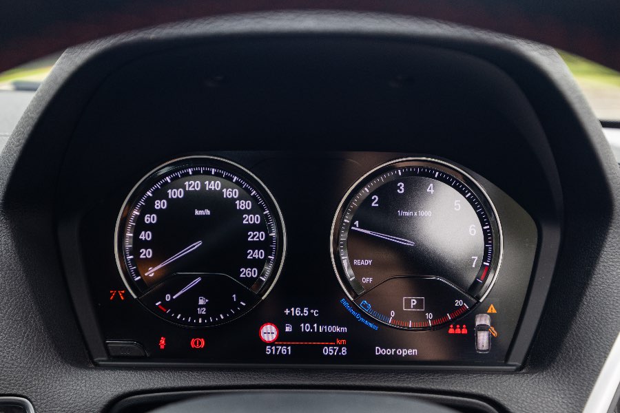 2017 BMW 118I detail view 12 photo on CarNest