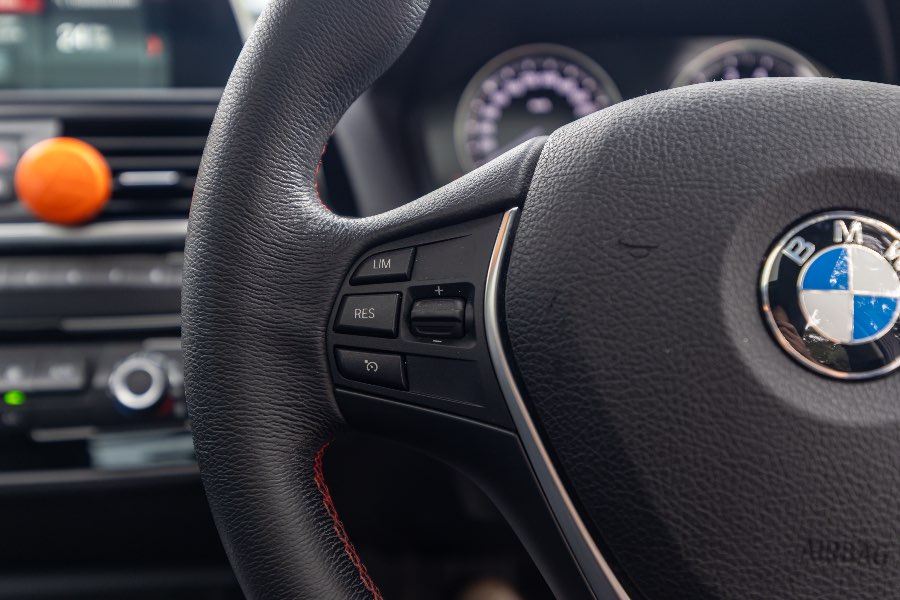 2017 BMW 118I detail view 17 photo on CarNest