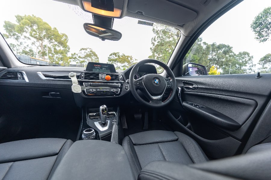 2017 BMW 118I detail view 20 photo on CarNest