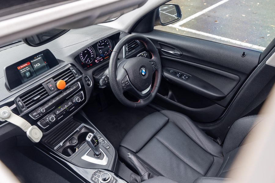 2017 BMW 118I detail view 21 photo on CarNest