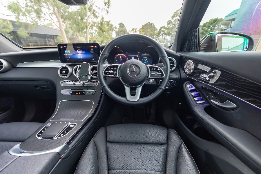 2021 MERCEDES BENZ GLC200 detail view 14 photo on CarNest