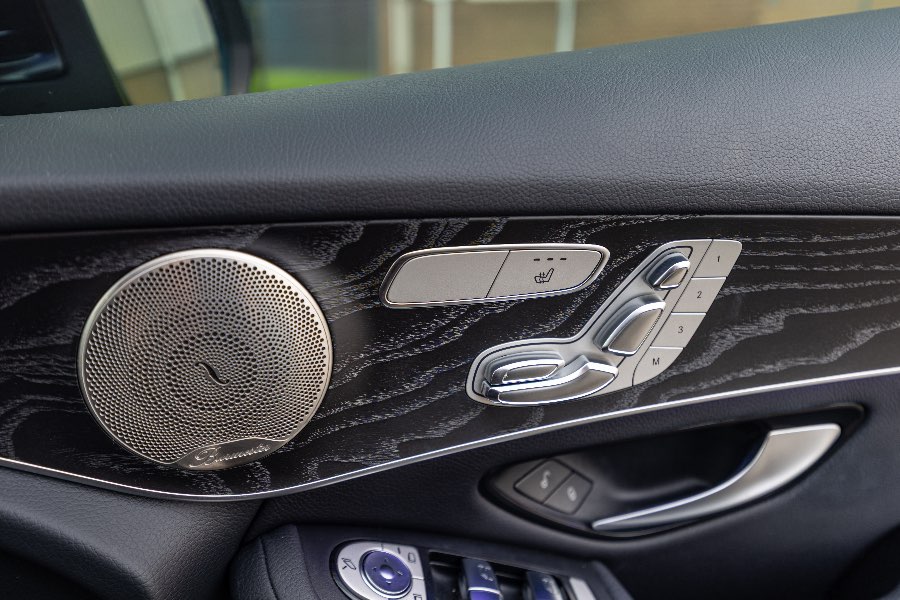 2021 MERCEDES BENZ GLC200 detail view 7 photo on CarNest