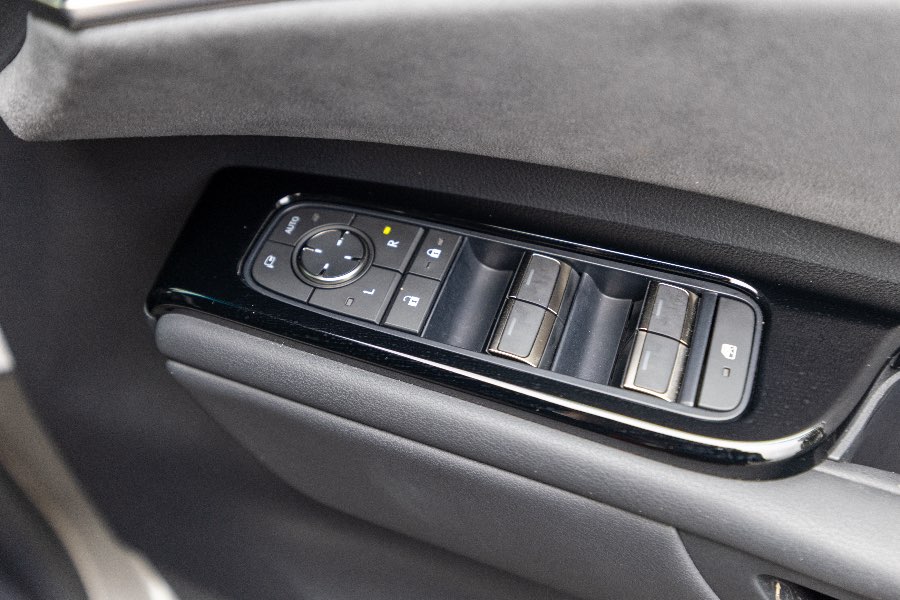2024 LEXUS LM350H SPORTS LUXURY AWD detail view 18 photo on CarNest