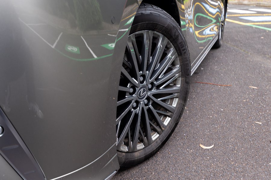 2024 LEXUS LM350H SPORTS LUXURY AWD detail view 19 photo on CarNest