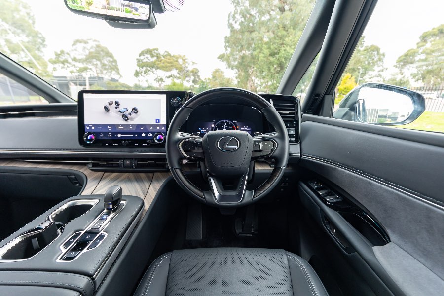 2024 LEXUS LM350H SPORTS LUXURY AWD detail view 8 photo on CarNest