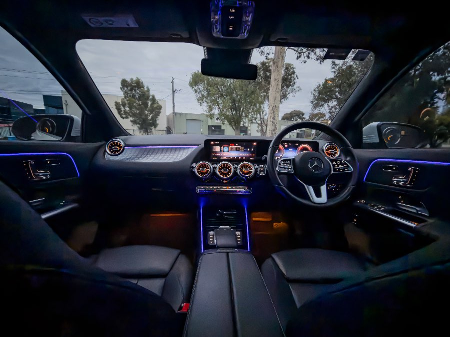2020 MERCEDES BENZ GLA200 detail view 14 photo on CarNest