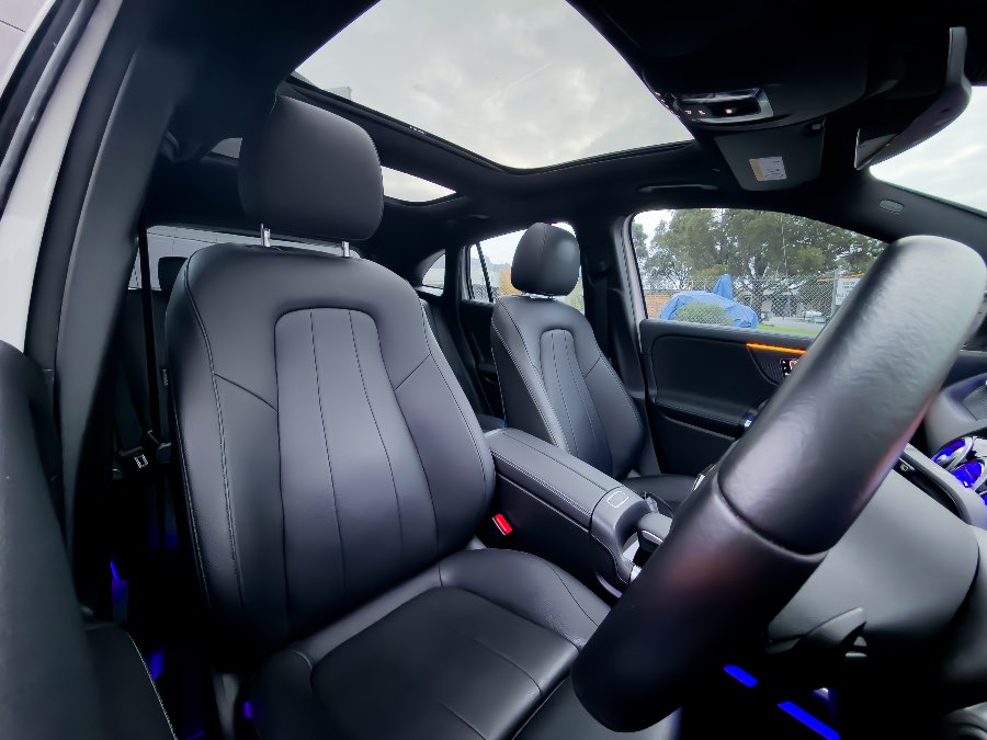 2020 MERCEDES BENZ GLA200 detail view 18 photo on CarNest