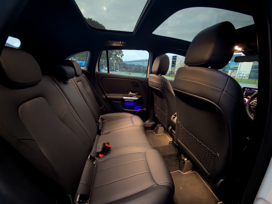 2020 MERCEDES BENZ GLA200 detail view 21 photo on CarNest