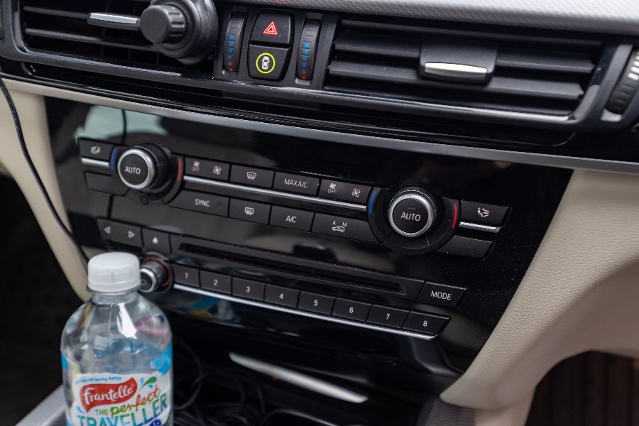 2017 BMW X5 SDRIVE 25D detail view 10 photo on CarNest