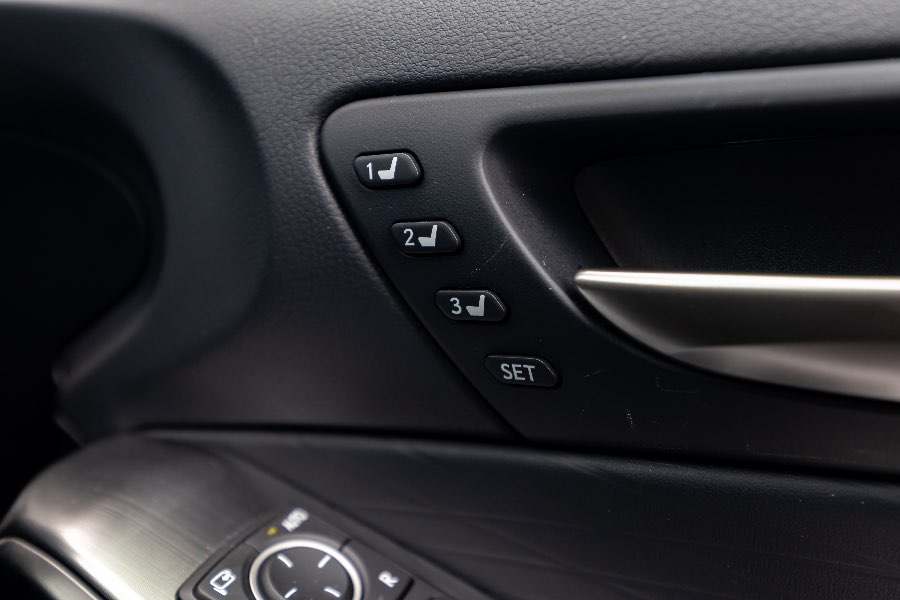 2023 LEXUS IS500 F SPORT PERFORMANCE detail view 16 photo on CarNest