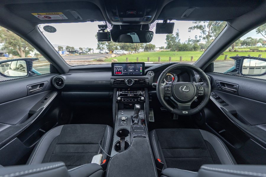 2023 LEXUS IS500 F SPORT PERFORMANCE detail view 20 photo on CarNest