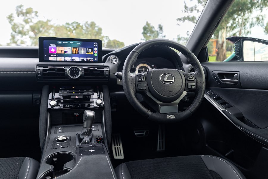 2023 LEXUS IS500 F SPORT PERFORMANCE detail view 21 photo on CarNest
