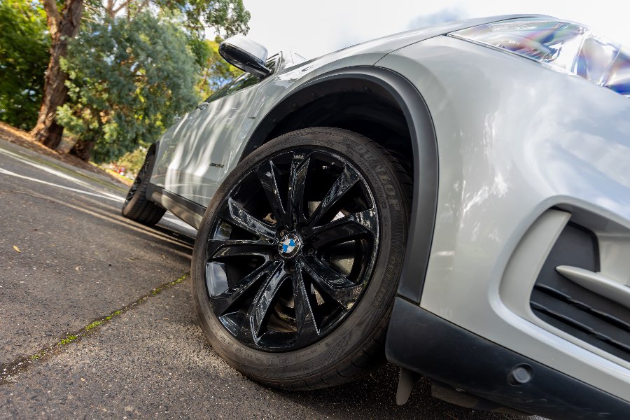 2014 BMW X5 30D rear exterior photo on CarNest