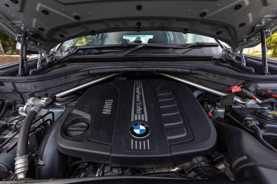 2014 BMW X5 30D detail view 20 photo on CarNest