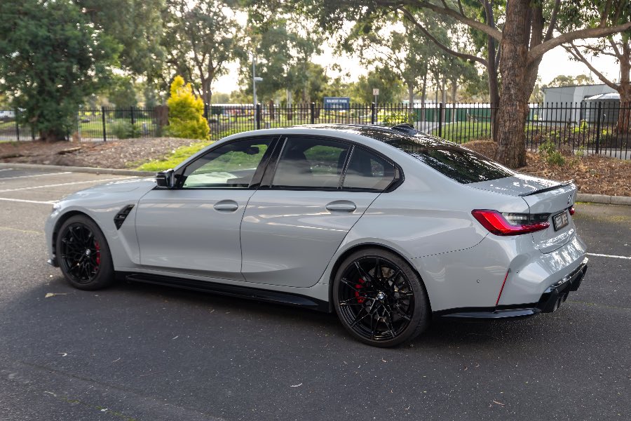 2021 BMW M3 COMPETITION cabin detail photo on CarNest