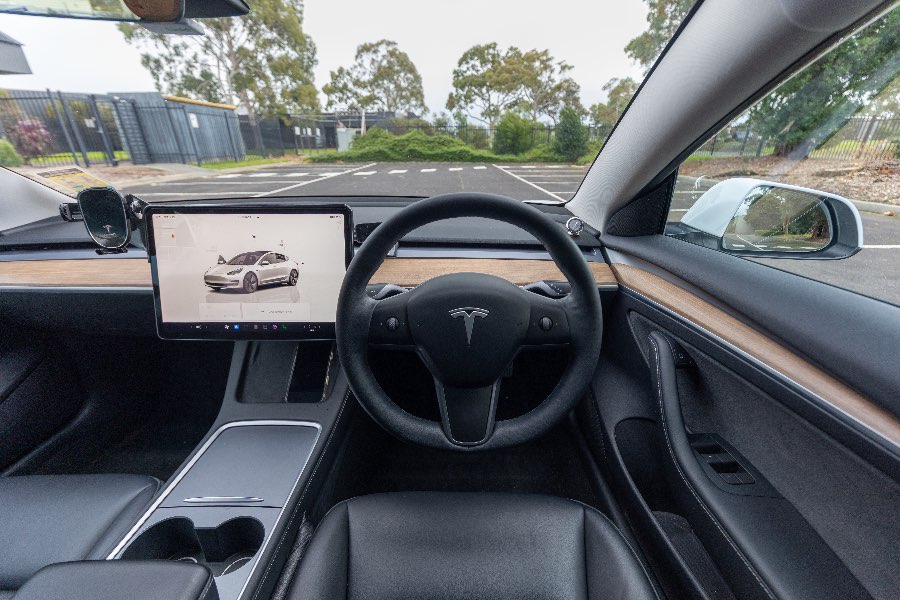 2022 TESLA 3 RWD detail view 13 photo on CarNest