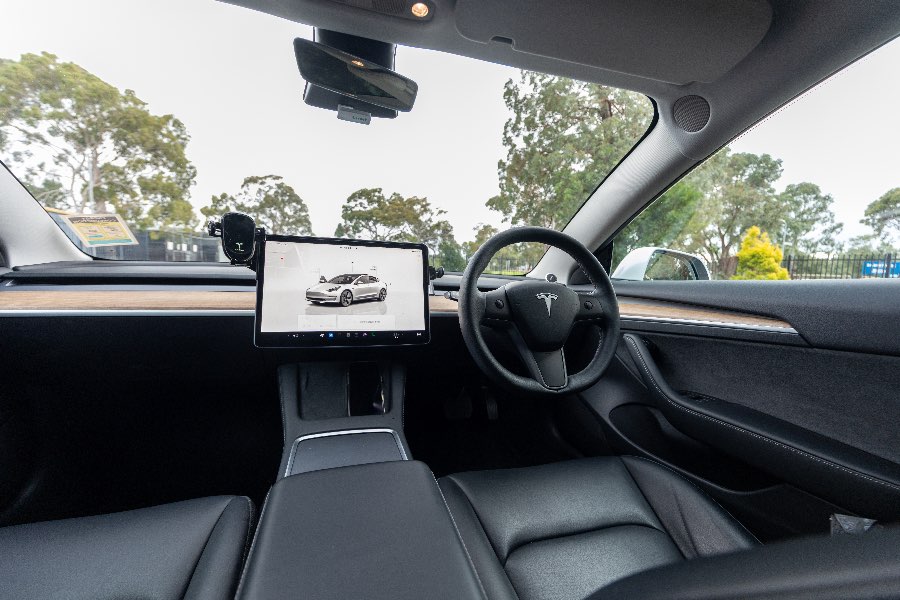 2022 TESLA 3 RWD detail view 20 photo on CarNest