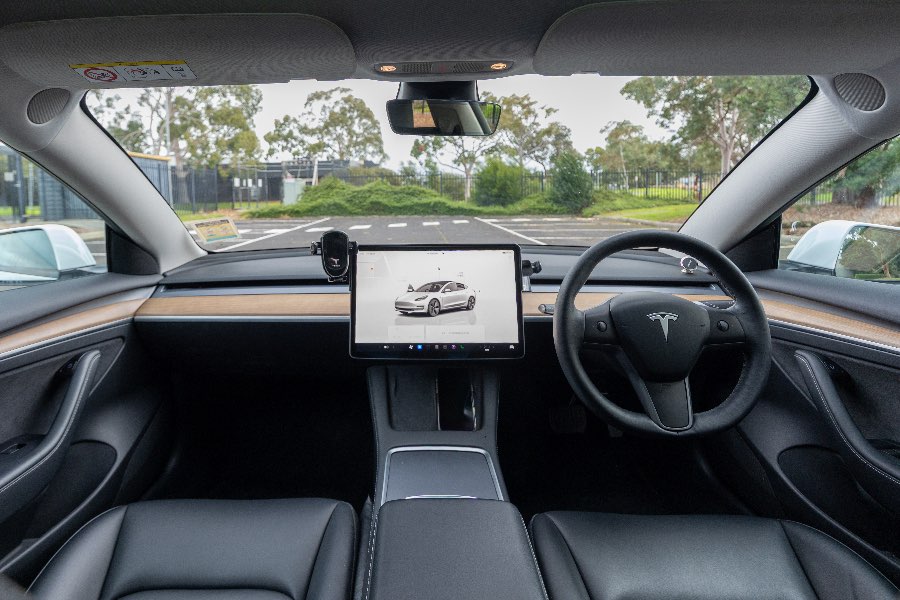 2022 TESLA 3 RWD detail view 9 photo on CarNest