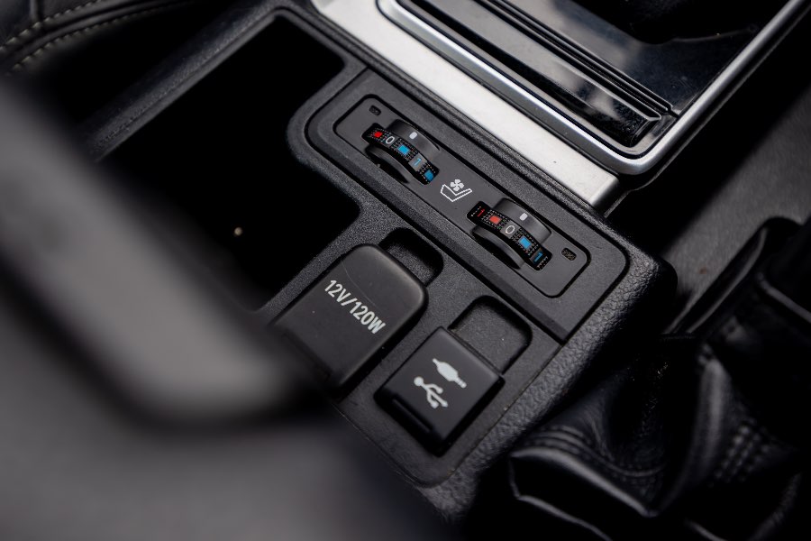 2018 TOYOTA PRADO GXL detail view 13 photo on CarNest