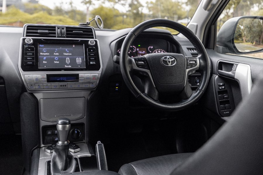 2018 TOYOTA PRADO GXL detail view 16 photo on CarNest