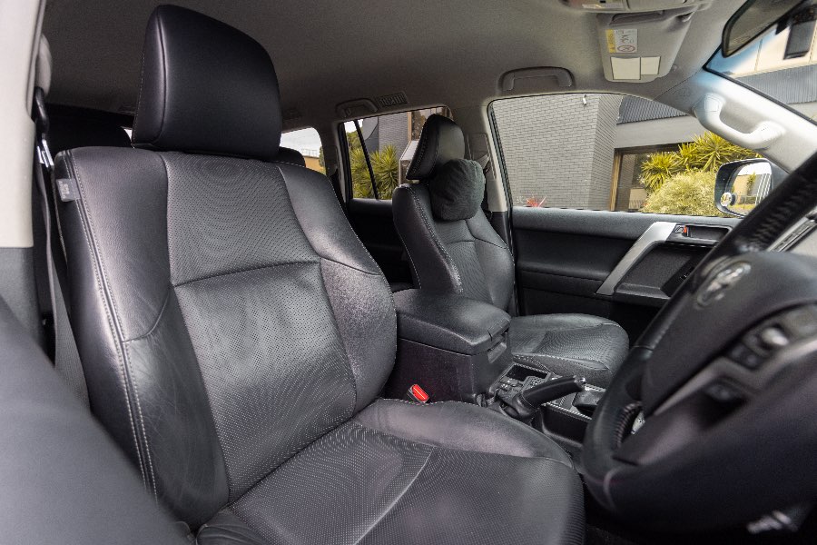 2018 TOYOTA PRADO GXL detail view 17 photo on CarNest