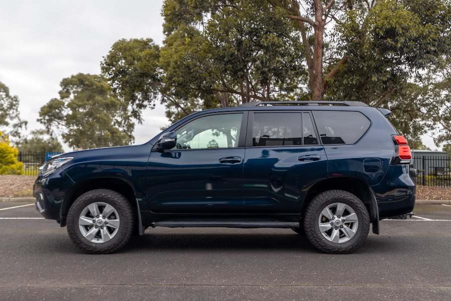 2018 TOYOTA PRADO GXL interior dashboard photo on CarNest