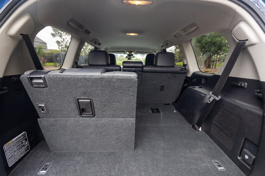2018 TOYOTA PRADO GXL detail view 9 photo on CarNest
