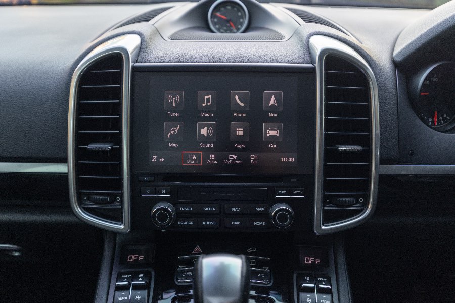 2017 PORSCHE CAYENNE PLATINUM DIESEL detail view 13 photo on CarNest
