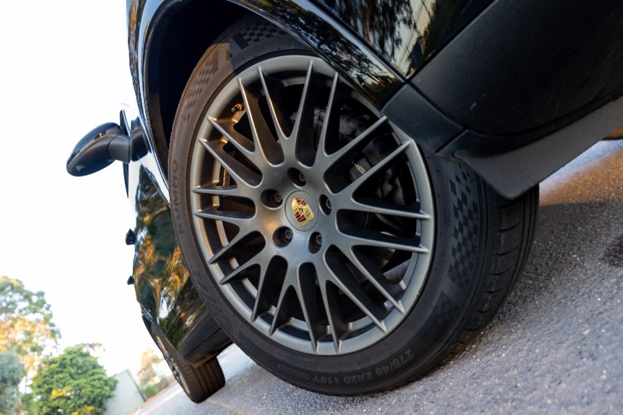 2017 PORSCHE CAYENNE PLATINUM DIESEL detail view 17 photo on CarNest