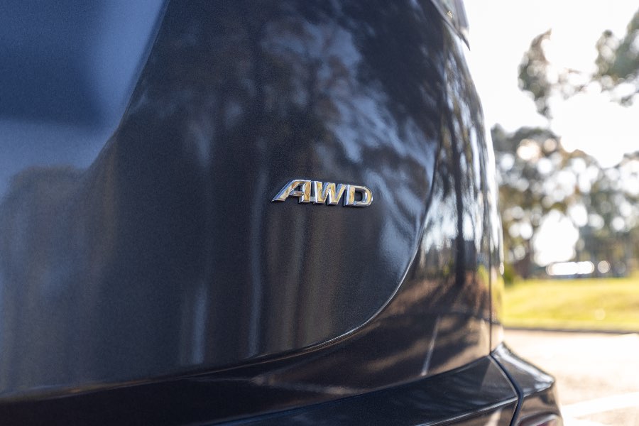 2018 TOYOTA RAV4 GXL AWD detail view 12 photo on CarNest