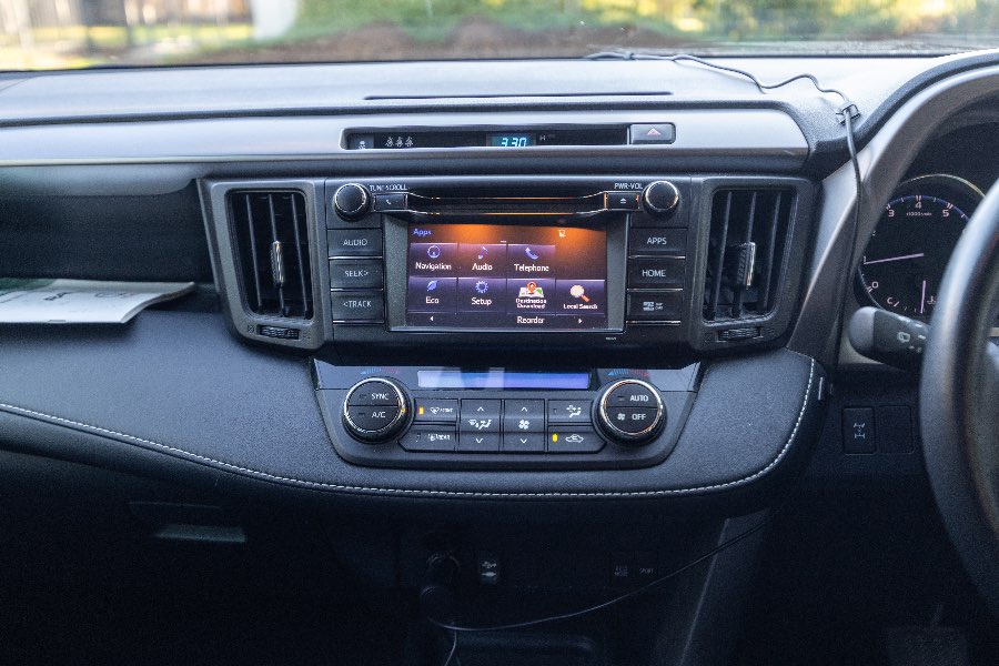 2018 TOYOTA RAV4 GXL AWD detail view 13 photo on CarNest