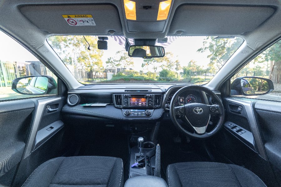 2018 TOYOTA RAV4 GXL AWD detail view 14 photo on CarNest