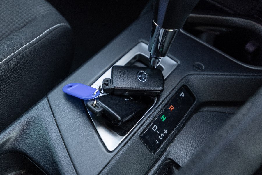 2018 TOYOTA RAV4 GXL AWD detail view 16 photo on CarNest